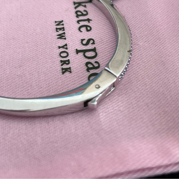 Kate Spade ♠️ California Dreaming Shark 🦈 fin bracelet - Picture 5 of 5